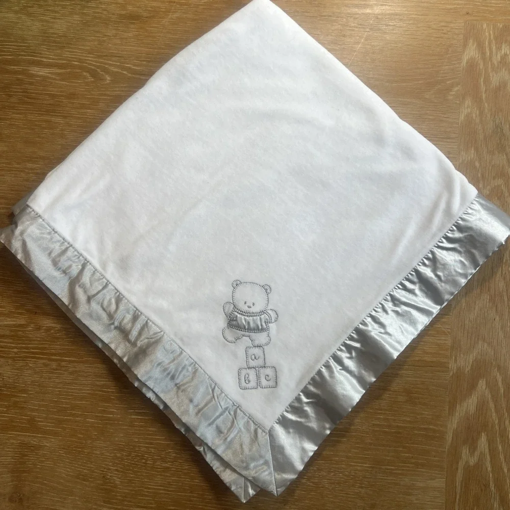 The Childrens Place White Baby‎ Blanket Silver Gray Bear ABC Blocks Satin Trim